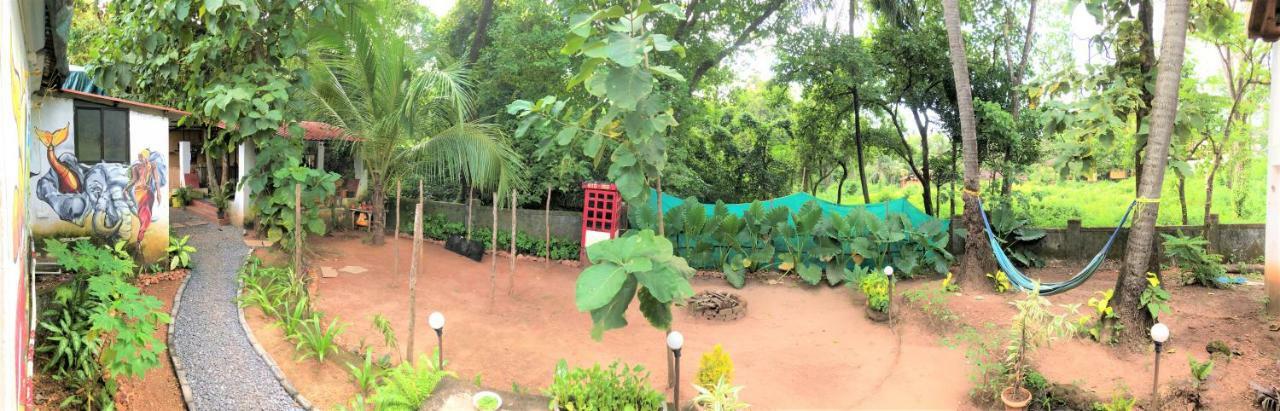 Folklore Hostel Goa Вагатор Екстериор снимка